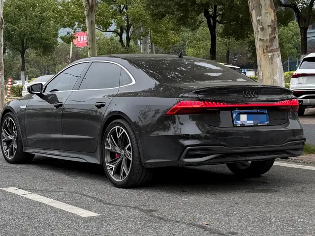 Audi A7L — Фото автомобиля 4