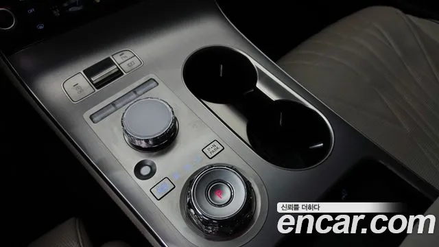 Genesis GV70 — Фото автомобиля 12