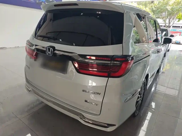 Honda Elysion — Фото автомобиля 6