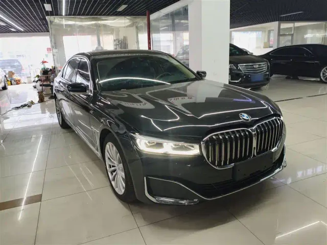 BMW 7 Series — Фото автомобиля 3
