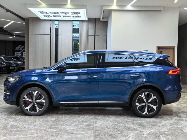 BYD Tang — Фото автомобиля 4