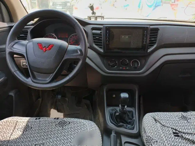 Wuling Hongguang V — Фото автомобиля 12