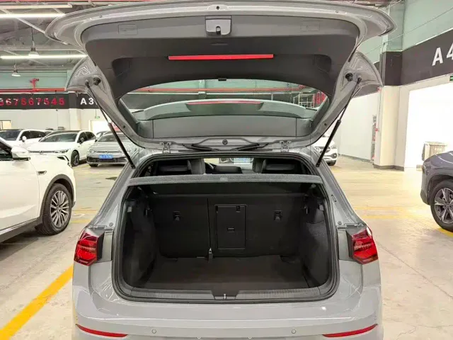 Volkswagen Golf — Фото автомобиля 13