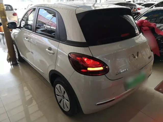 Wuling Bingo — Фото автомобиля 5