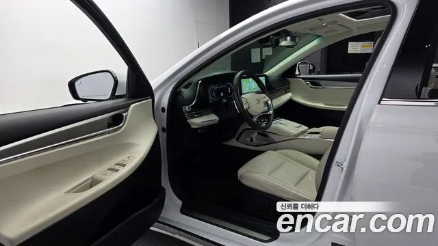 Hyundai Grandeur New — Фото автомобиля 15