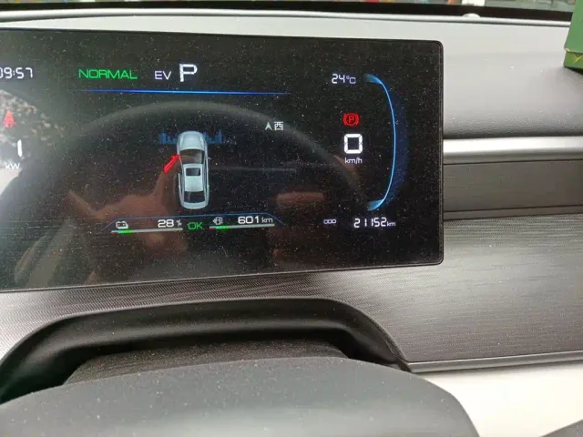 BYD Seal 05 DM-i — Фото автомобиля 13