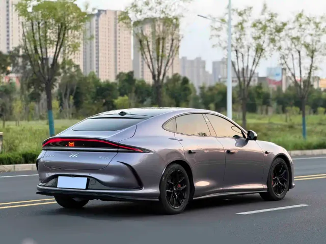 IM Motors L6 — Фото автомобиля 7