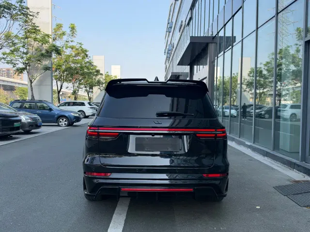 Li Auto ONE — Фото автомобиля 7