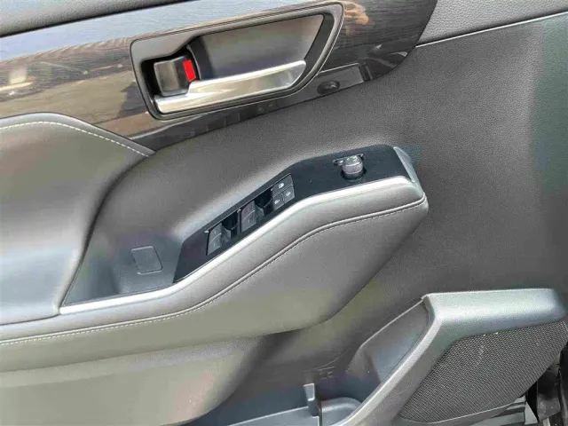 Toyota Crown Kluger — Фото автомобиля 26