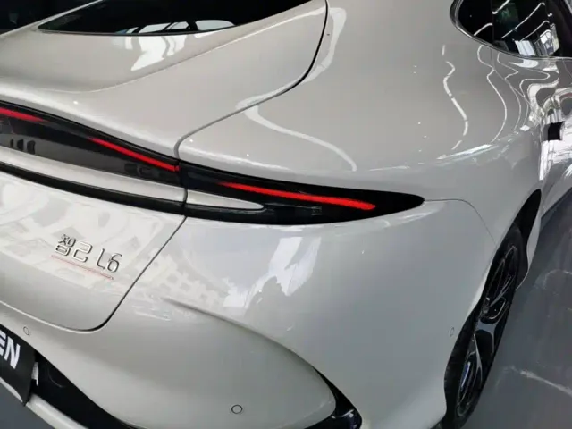 IM Motors L6 — Фото автомобиля 7