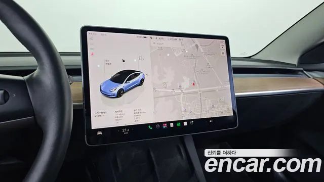 Tesla Model 3 — Фото автомобиля 12