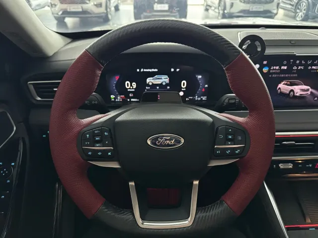 Ford Explorer — Фото автомобиля 11