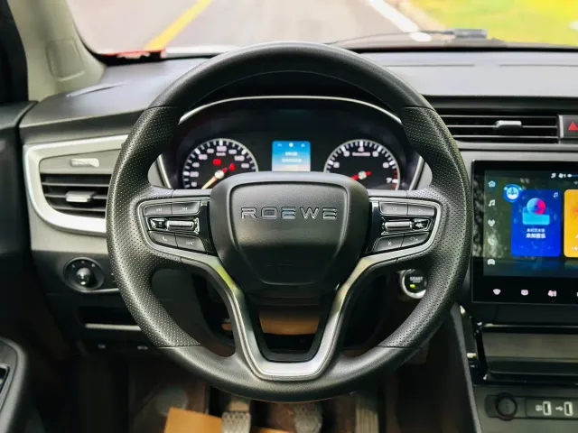 Roewe RX3 — Фото автомобиля 15