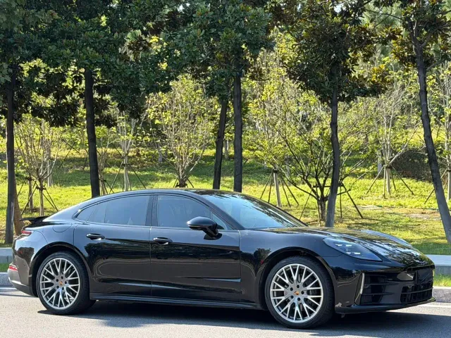 Porsche Panamera — Фото автомобиля 3