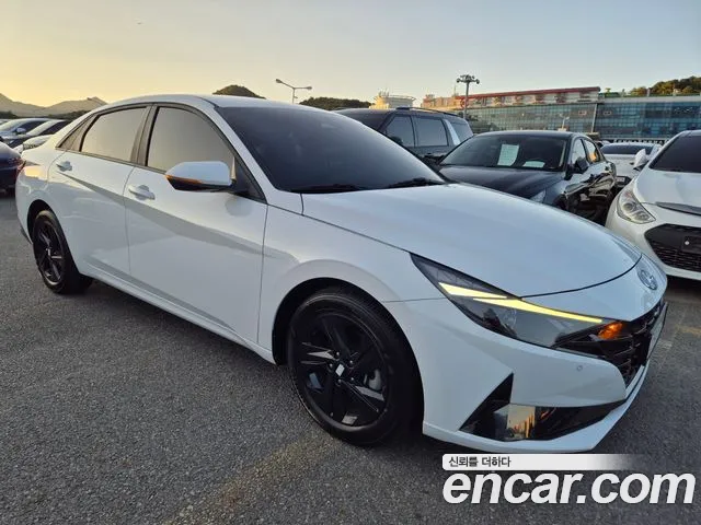 Hyundai AVANTE Avante (CN7) — Фото автомобиля 3