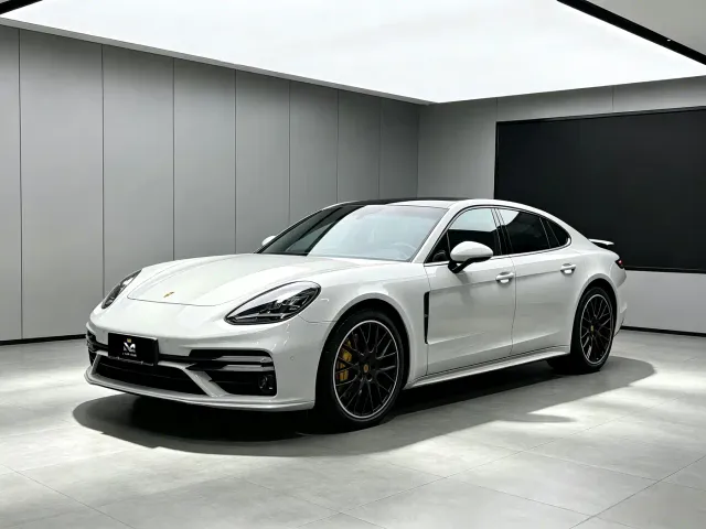 Porsche Panamera — Фото автомобиля 2