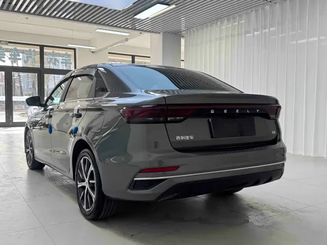 Geely Emgrand — Фото автомобиля 4