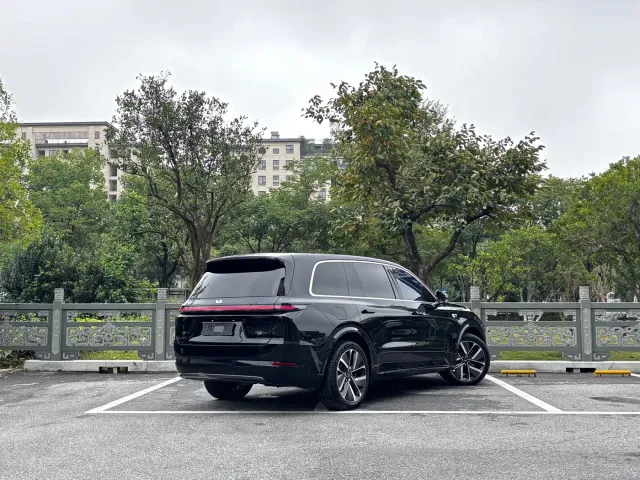 Li Auto L9 — Фото автомобиля 4