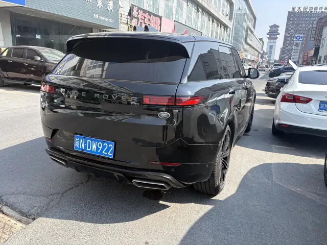 Land Rover Range Rover Sport — Фото автомобиля 3