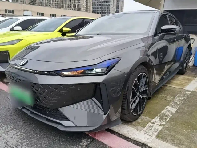 Фотография автомобиля — Changan UNI-V