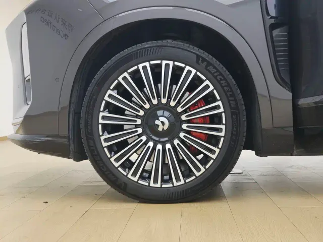 Nio ES8 — Фото автомобиля 29