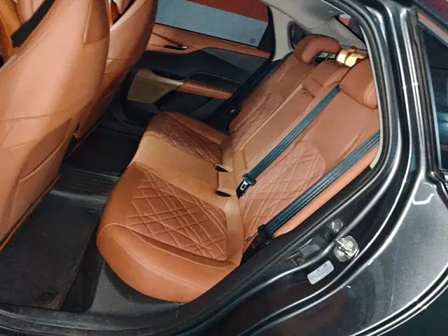 Changan Qiyuan A05 — Фото автомобиля 14
