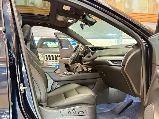 Cadillac XT4 — Фото автомобиля 5