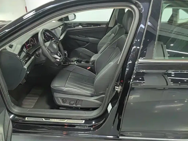 Volkswagen Passat — Фото автомобиля 14