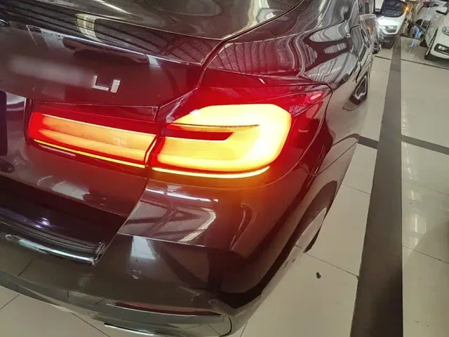 BMW 5 Series — Фото автомобиля 7