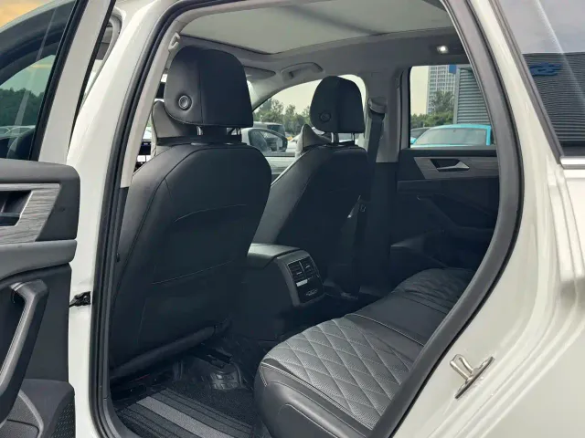 Volkswagen Sagitar — Фото автомобиля 3