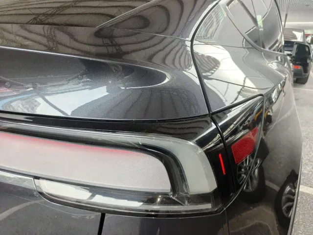 Tesla Model Y — Фото автомобиля 7