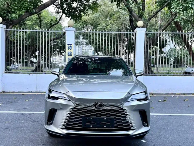 Lexus RX — Фото автомобиля 2