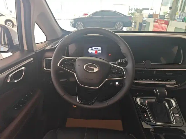 GAC Trumpchi M6 — Фото автомобиля 10