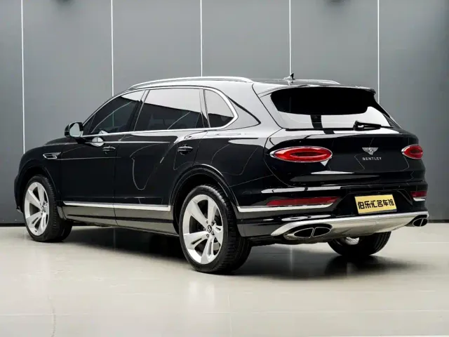 Bentley Bentayga — Фото автомобиля 4