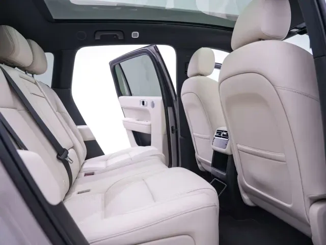 Li Auto L6 — Фото автомобиля 19