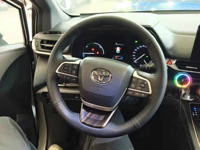 Toyota Granvia — Фото автомобиля 10