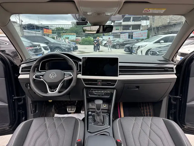 Volkswagen Tiguan L — Фото автомобиля 9