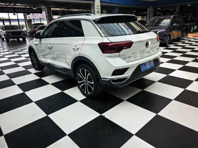 Volkswagen T-Roc — Фото автомобиля 5