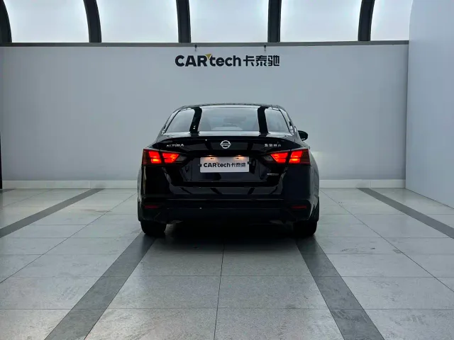 Nissan Teana — Фото автомобиля 3