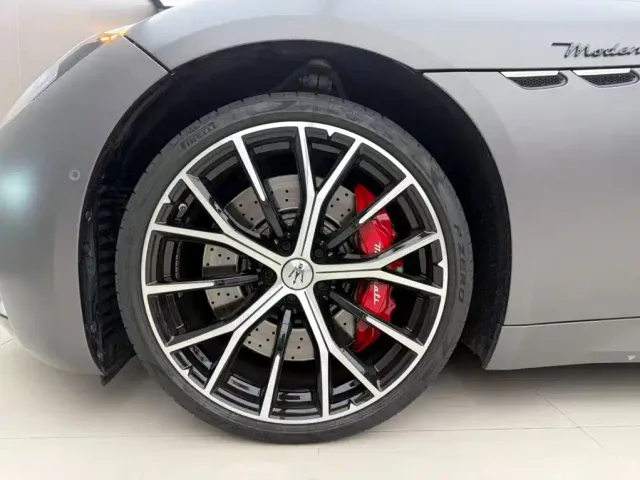 Maserati GranTurismo — Фото автомобиля 14