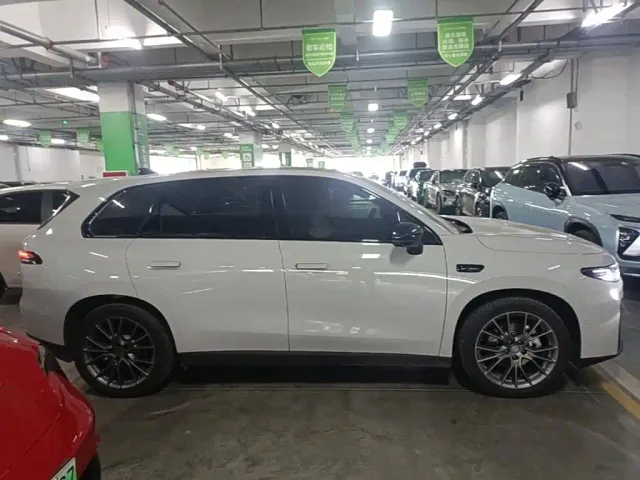 Leapmotor C10 — Фото автомобиля 27