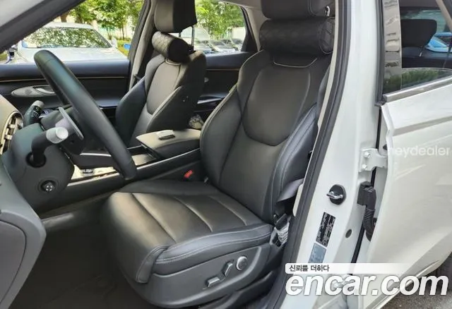 Genesis GV70 — Фото автомобиля 8