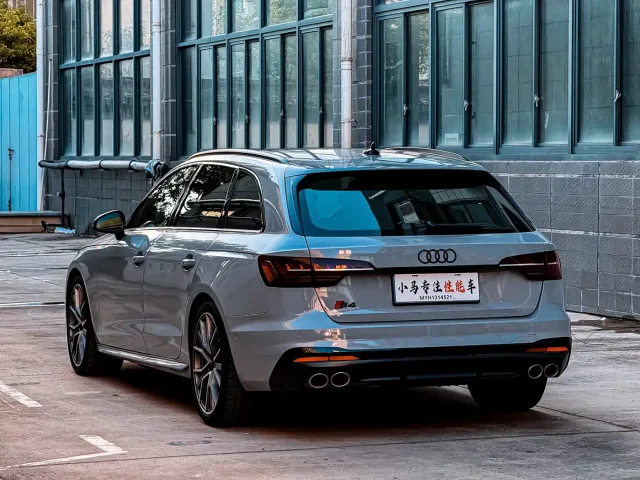 Audi S4 — Фото автомобиля 17