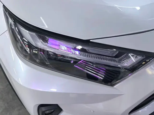 Toyota RAV4 — Фото автомобиля 4