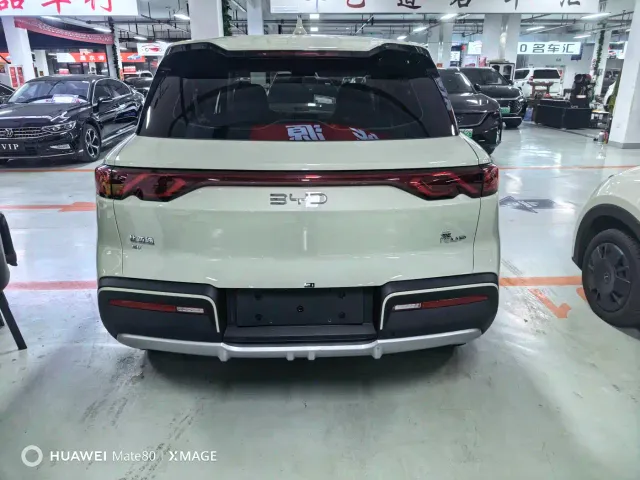 BYD Yuan UP — Фото автомобиля 5