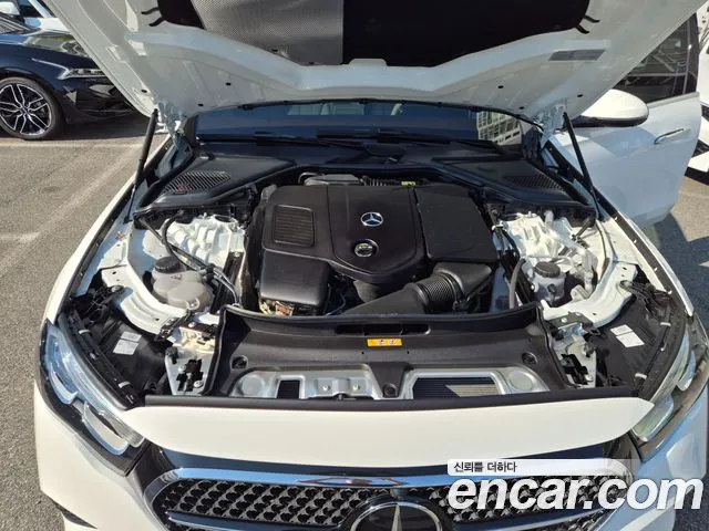 Mercedes-Benz E-Class — Фото автомобиля 6