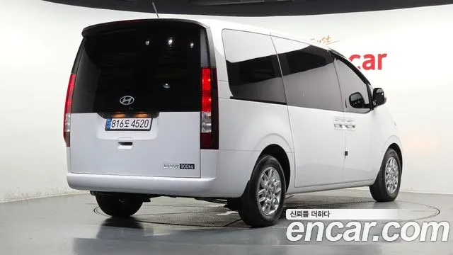 Hyundai Staria — Фото автомобиля 2
