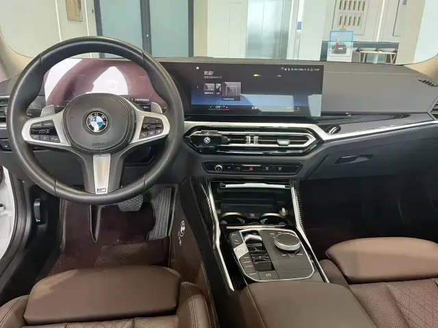 BMW 3 Series — Фото автомобиля 9