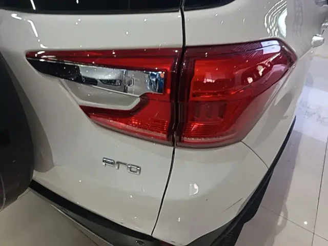 BYD Yuan Pro — Фото автомобиля 7