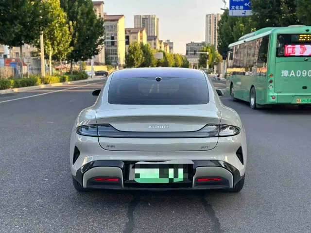 Xiaomi SU7 — Фото автомобиля 10